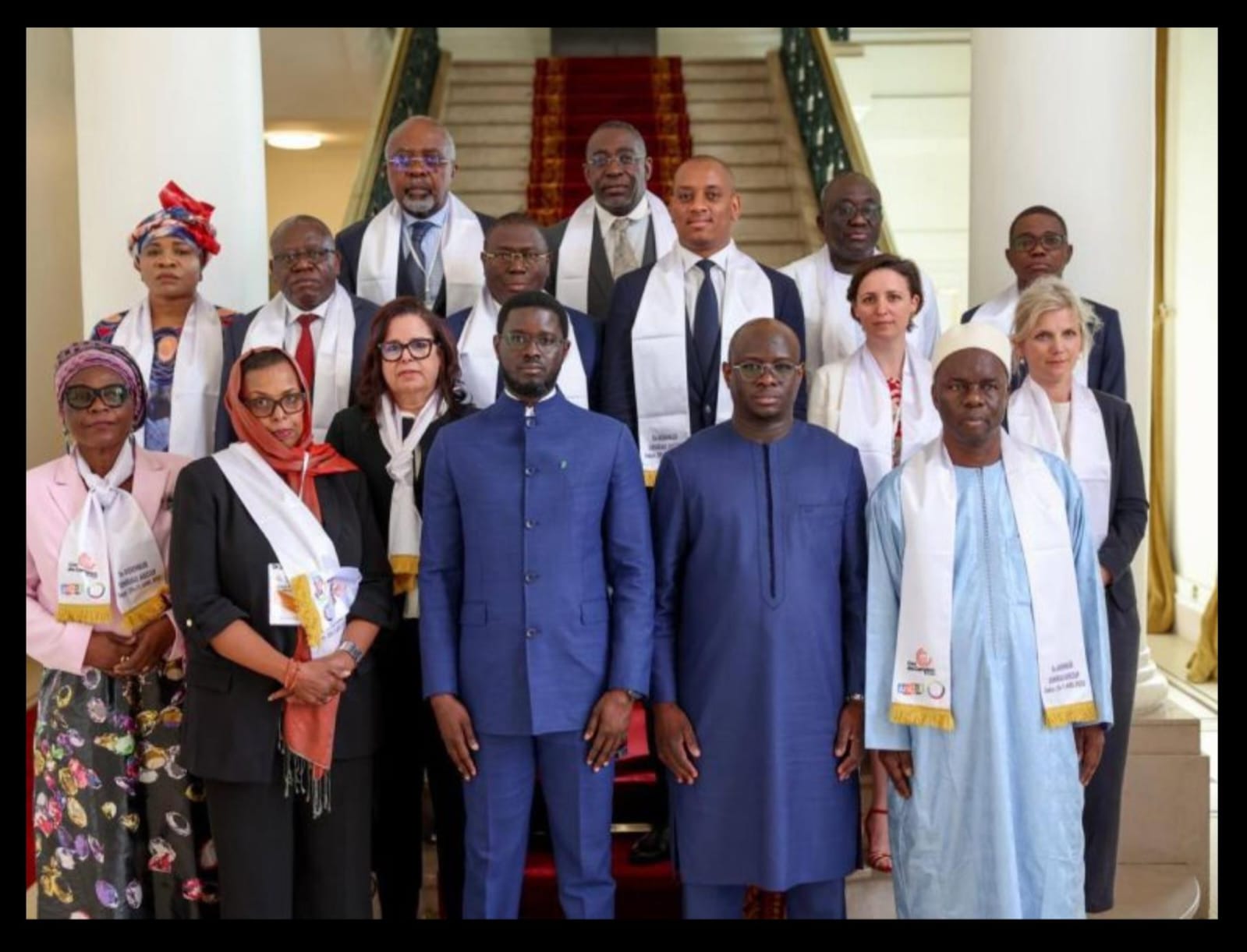 Les Présidents des ISC présents à la 10eme AG de l'AISCCUF reçus en audience par S.E.M. Diomaye FAYE, Président de la République du Sénégal.